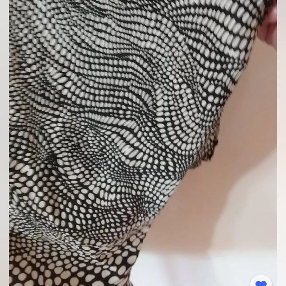 🌹bebe classy animal print 🦒 top 🌻 - Picture 5 of 9